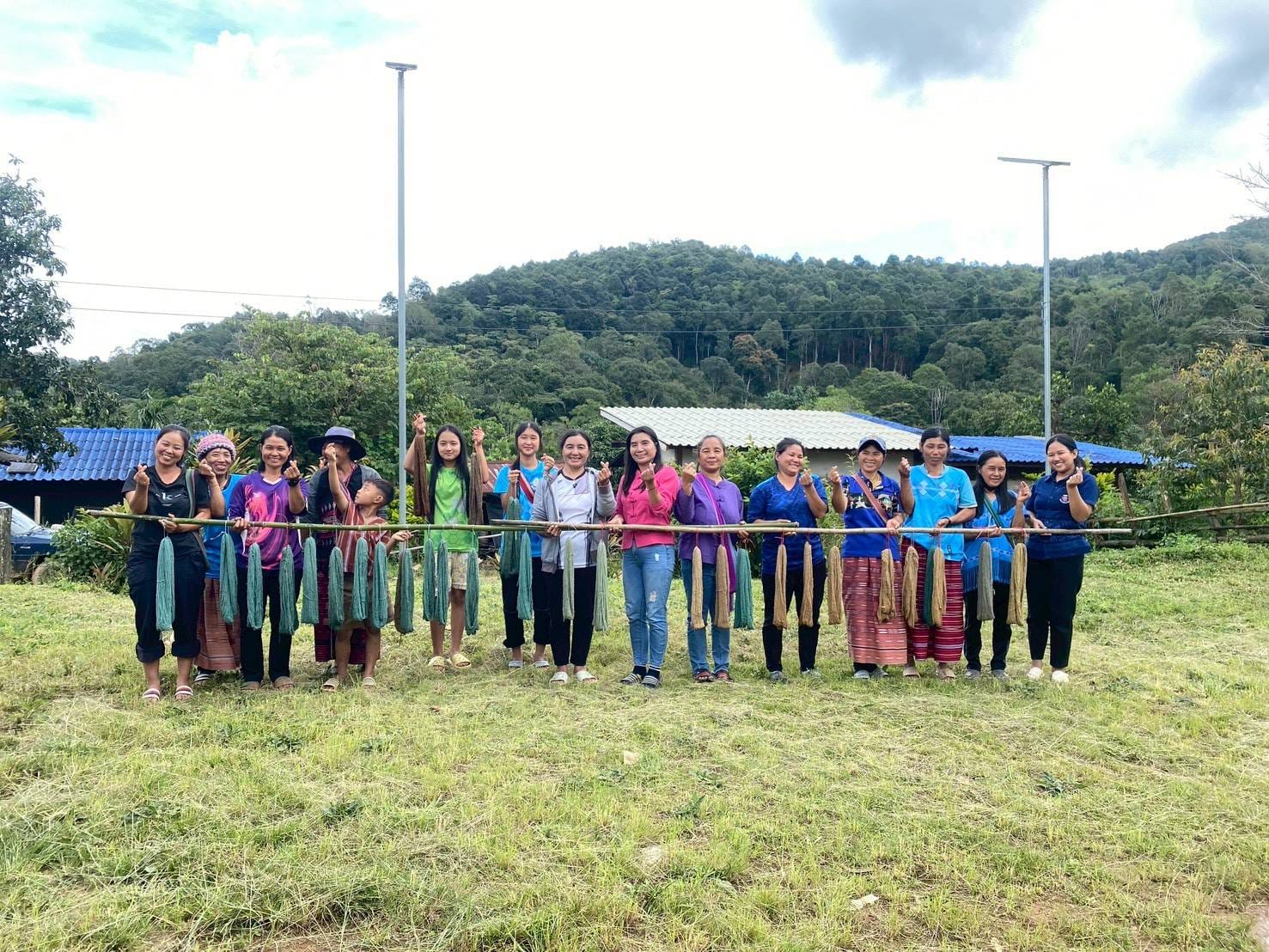 📢 พช.ขุนยวม ฝึกย้อมสีธรรมชาติ ร่วมกับสตรีในชุมชน 📢