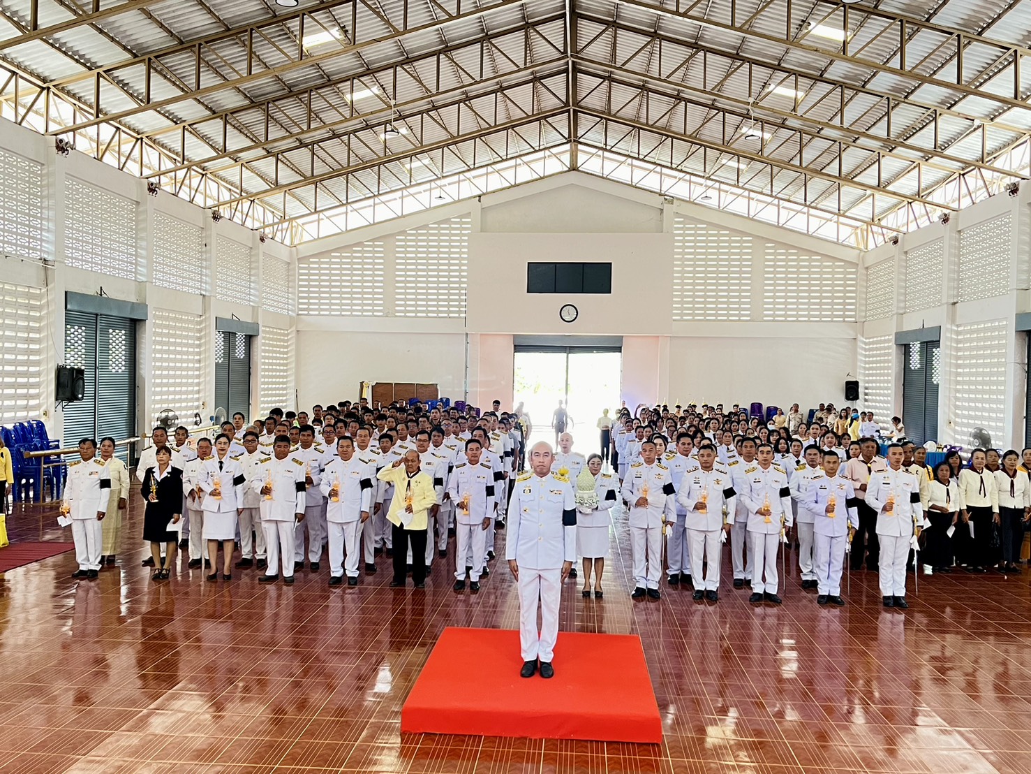 💛 พช.ขุนยวม ร่วมพิธีถวายเครื่องราชสักการะและวางพานพุ่ม พร้อมจุดเทียนถวายพระพรชัยมงคล เนื่องในโอกาสวันเฉลิมพระชนมพรรษา พระบาทสมเด็จพระเจ้าอยู่หัว 💛