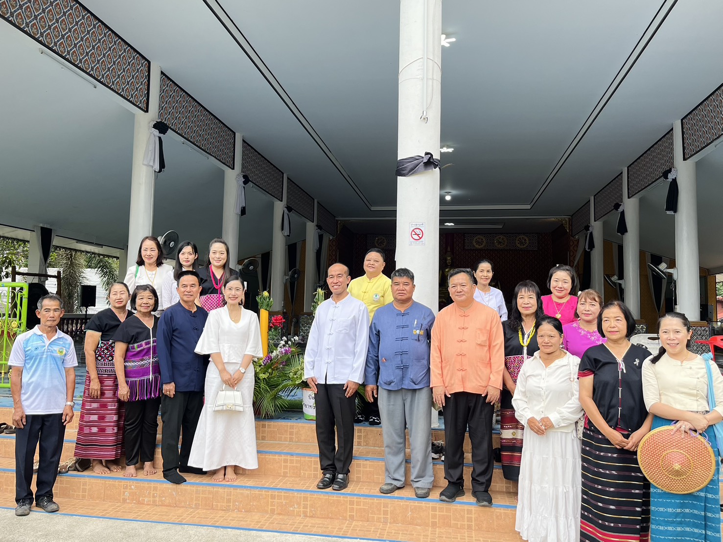 🕯️ พช.ขุนยวม ร่วมกิจกรรมแห่เทียนพรรษาและถวายเทียนพรรษา เนื่องในวันเข้าพรรษา สืบสานประเพณีและทำนุบำรุงพระพุทธศาสนา 🕯️